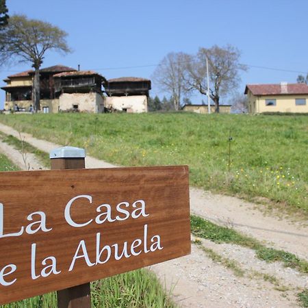 La Casa De La Abuela Milagros Guest House Pravia Exterior photo