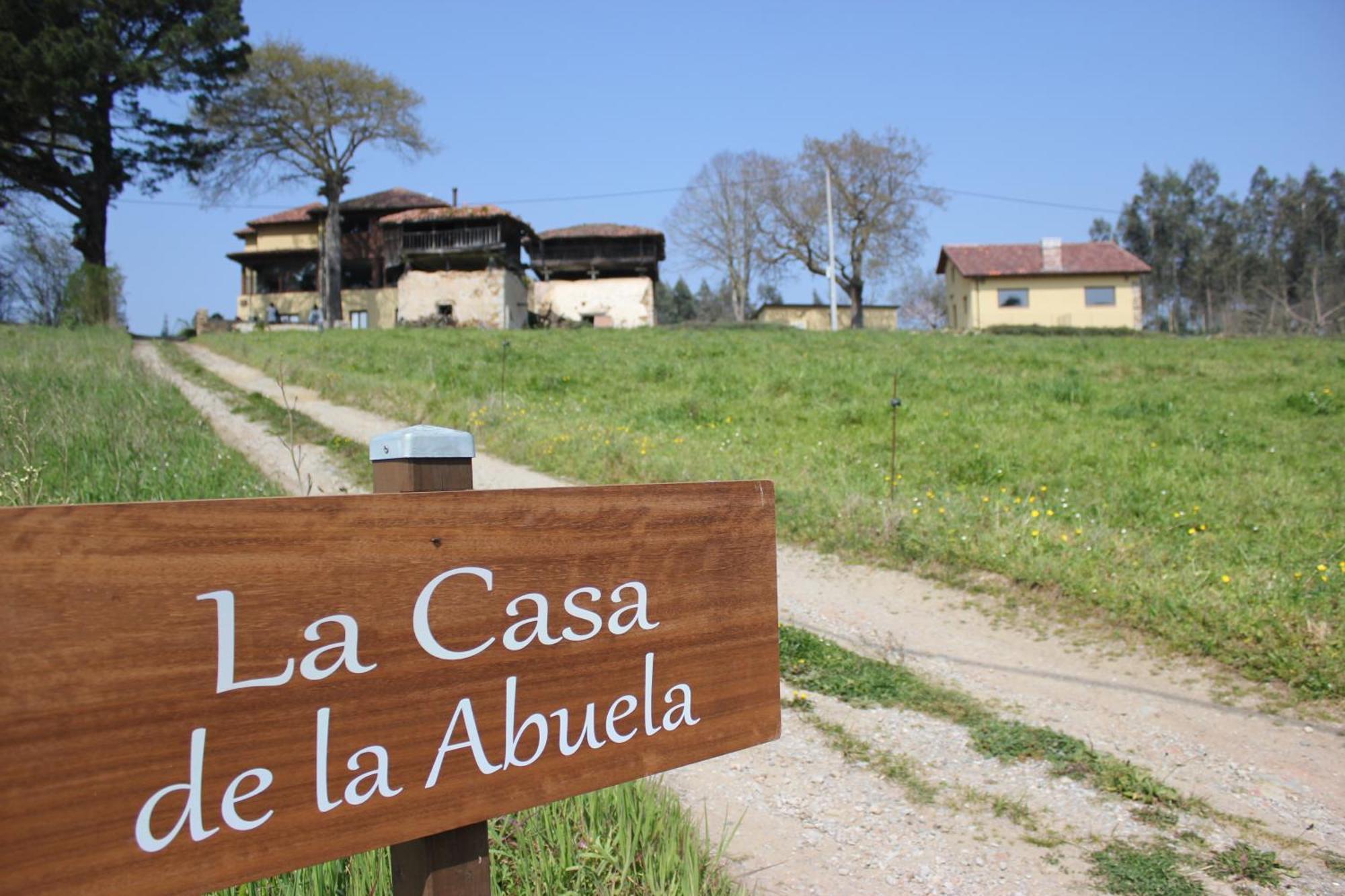 La Casa De La Abuela Milagros Guest House Pravia Exterior photo