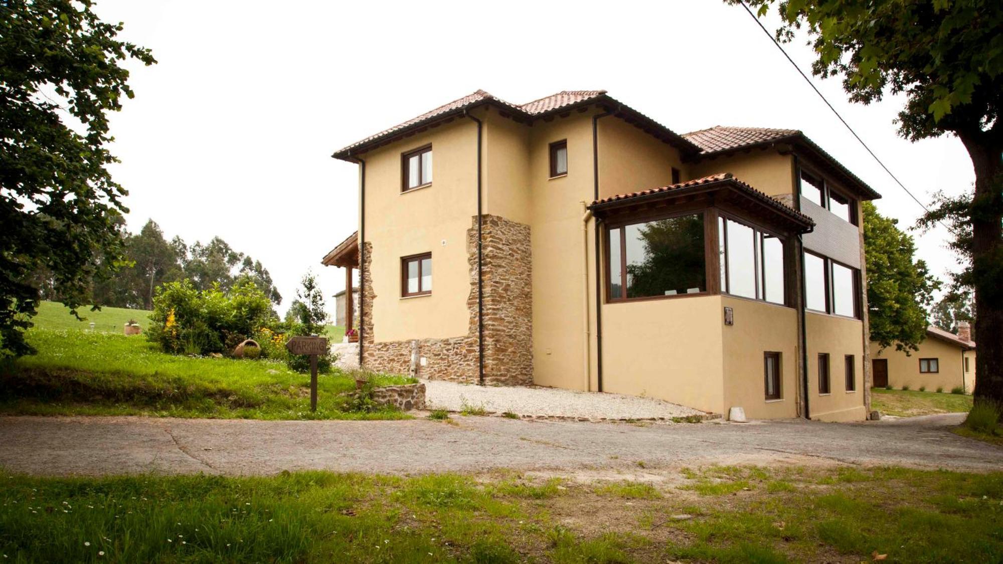 La Casa De La Abuela Milagros Guest House Pravia Exterior photo