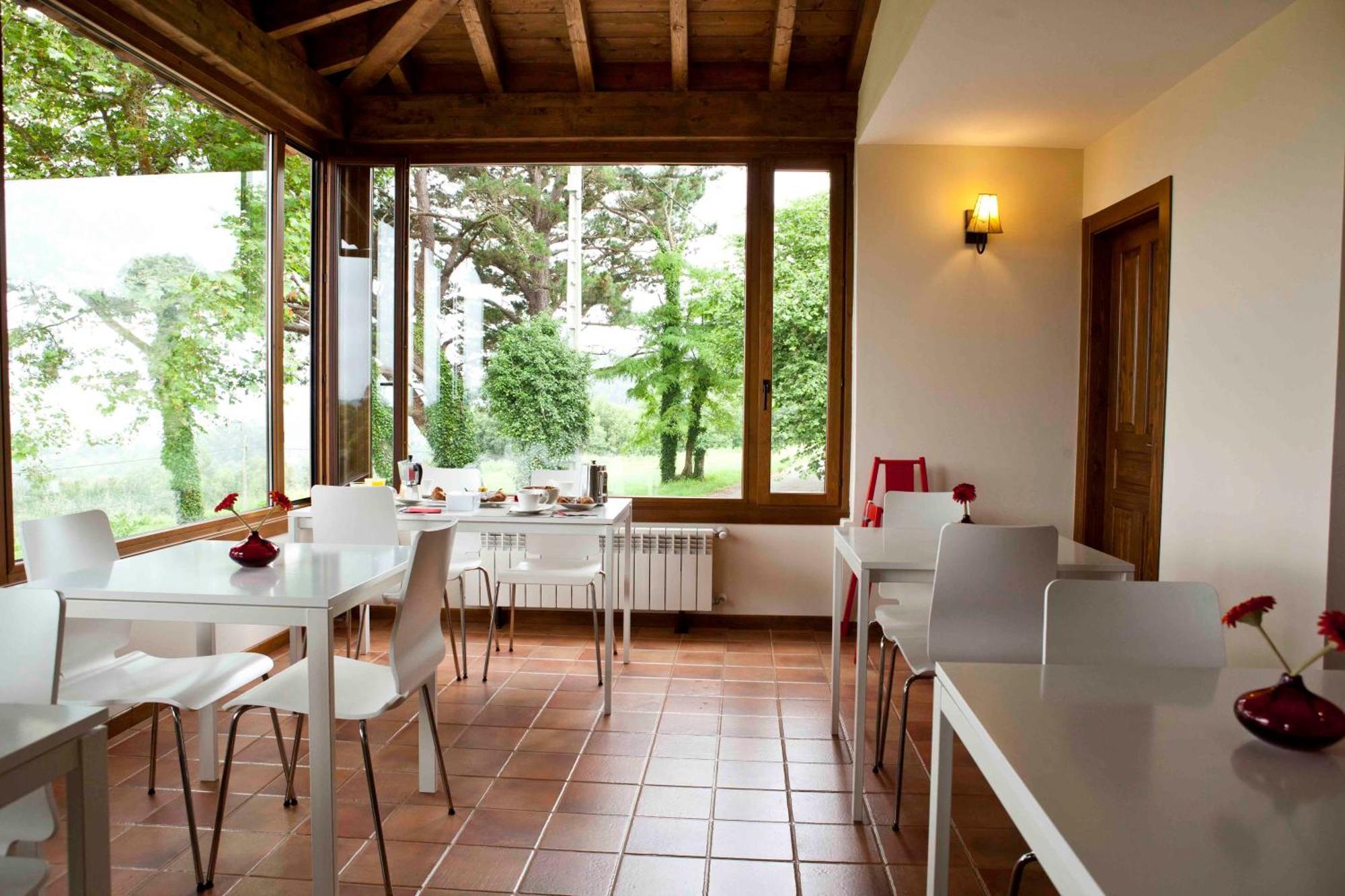 La Casa De La Abuela Milagros Guest House Pravia Exterior photo